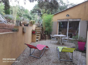 La POULIDO au pied du Mont Ventoux PROVENCE